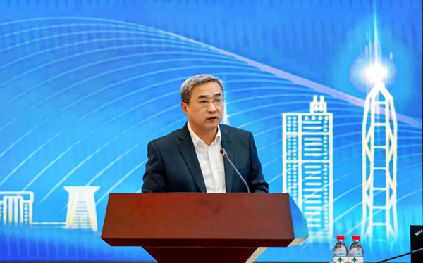 深圳信息職業(yè)技術(shù)學(xué)院黨委副書記、校長、理事長單位代表王暉